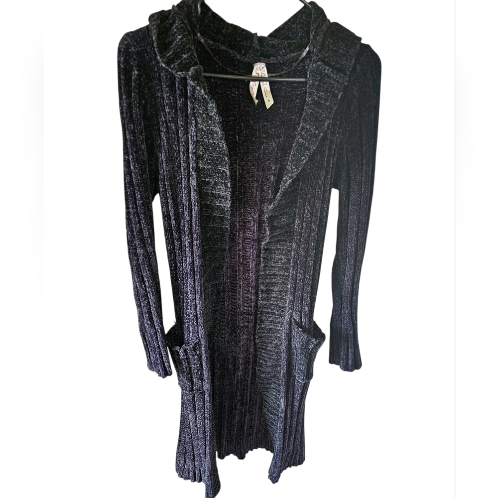 Ashley By 26 International Black Cable Draped Catdogan Size S